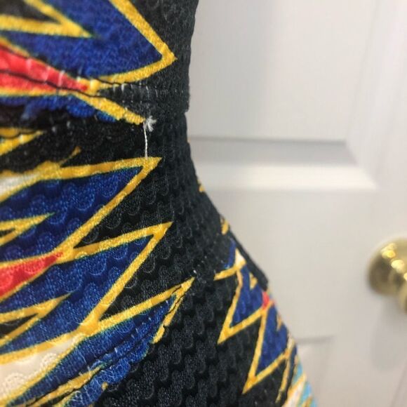 Luxxel strapless geometric design mini cocktail party dress, size small - Picture 4 of 10